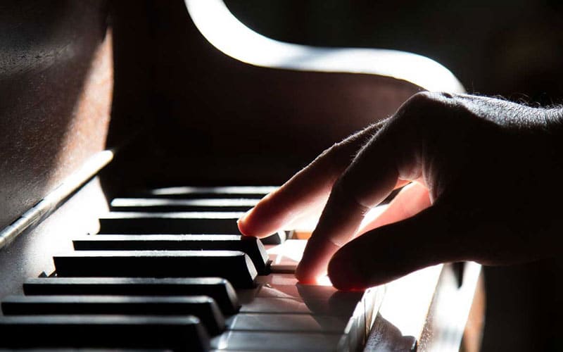 How to Become a Great Pianist in Just a Minute